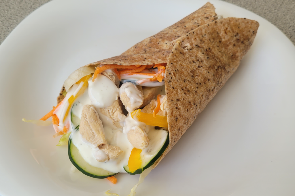 Nutriflez.life - Wrap de pollo con aderezo de yogurt