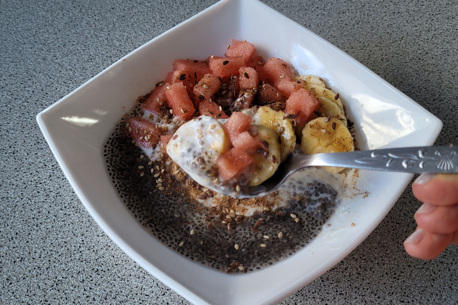 Bowl de frutas y semillas