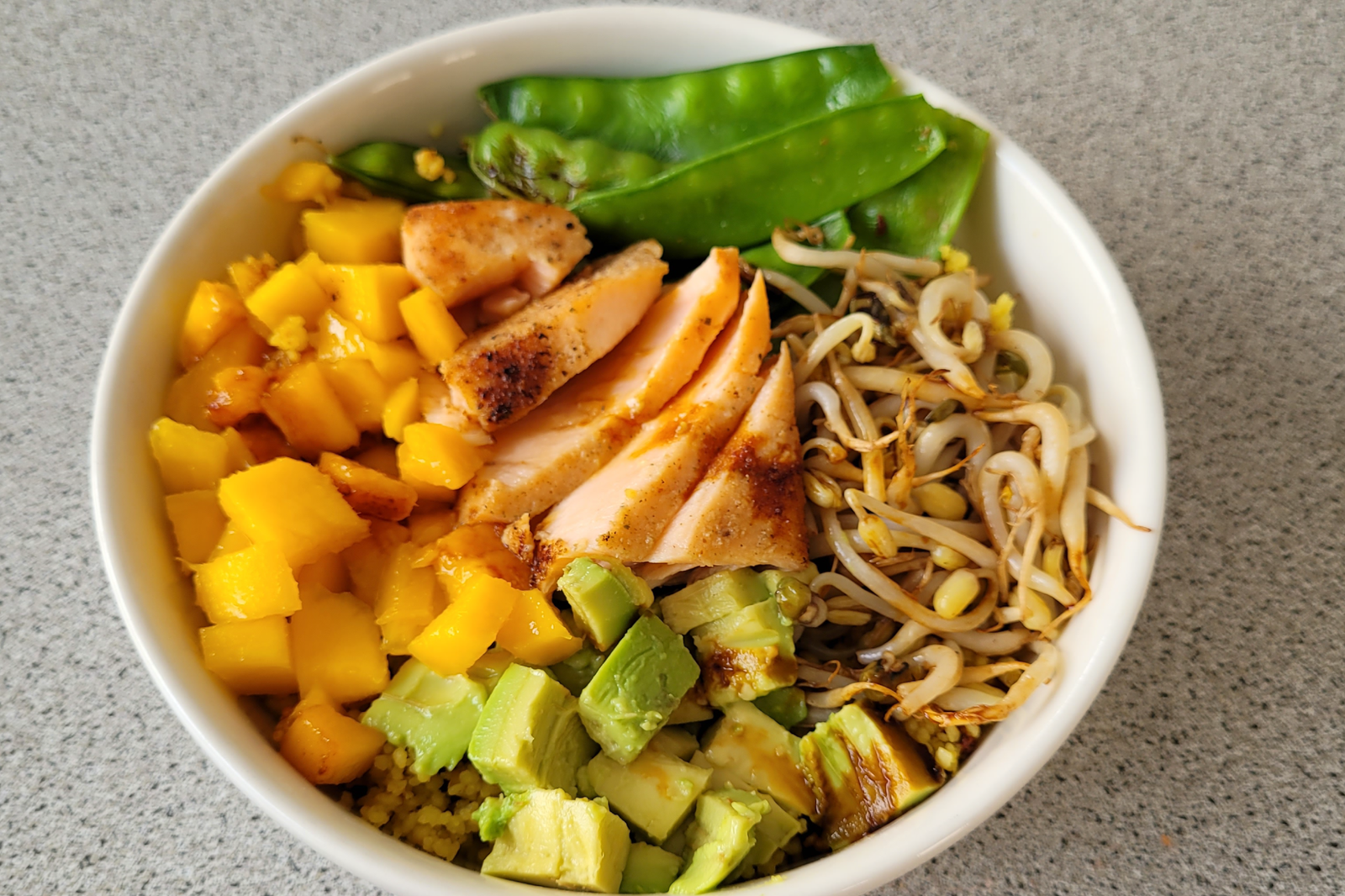 Bowl de salmón y vegetales